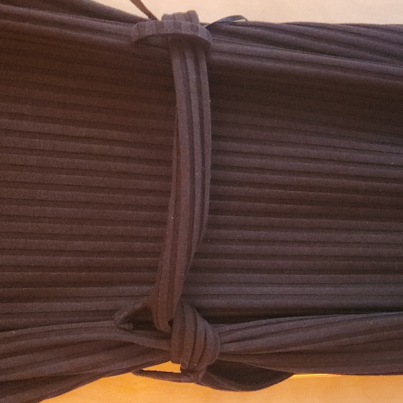 Say What Black Short Sleeves Mid length Con Dress with Belt - Picture 6 of 7